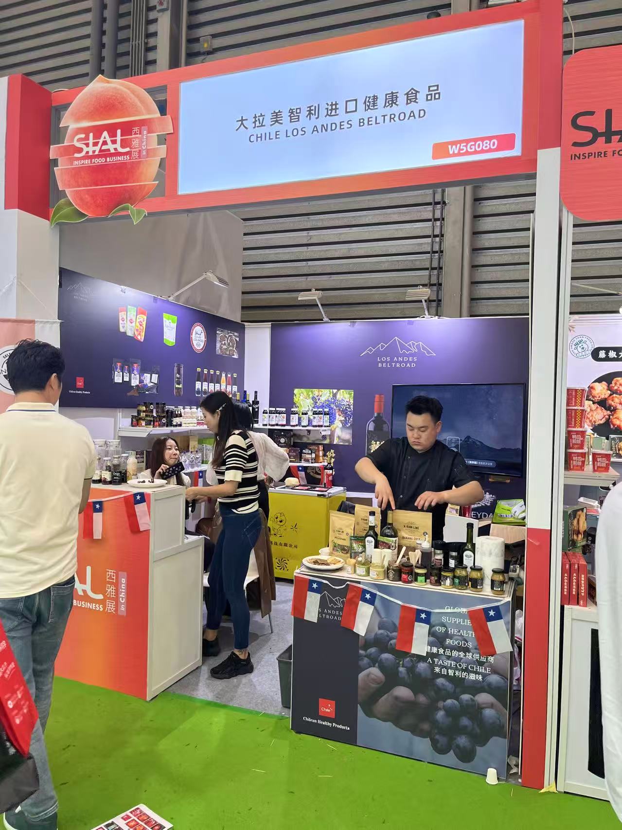 Stand propio en la feria de alimentos más grande de Asia
